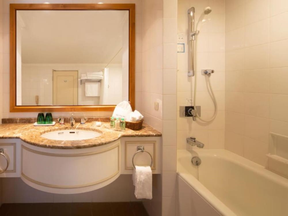 43㎡ デラックス ダブルルーム 禁煙 バスルーム0 | 名古屋観光ホテル