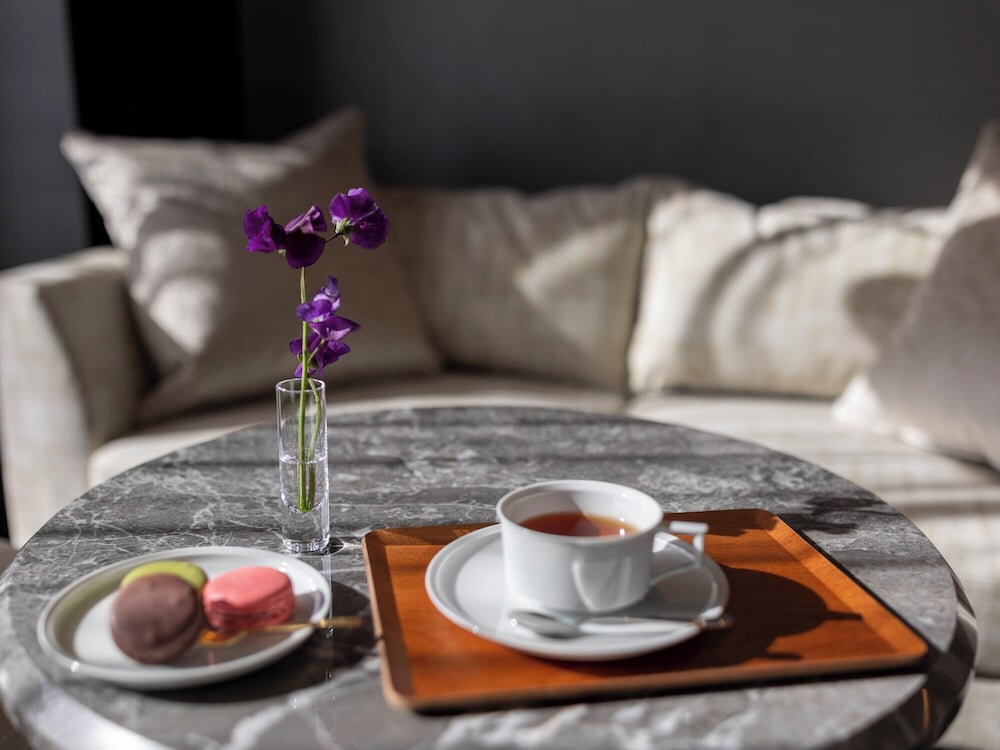 エスパシオ スーペリアダブル 専用ラウンジアクセス付 禁煙 客室の設備とサービス2 | 名古屋観光ホテル