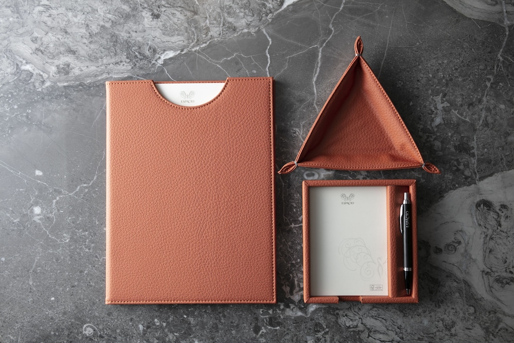 エスパシオ スーペリアダブル 専用ラウンジアクセス付 禁煙 客室の設備とサービス1 | 名古屋観光ホテル