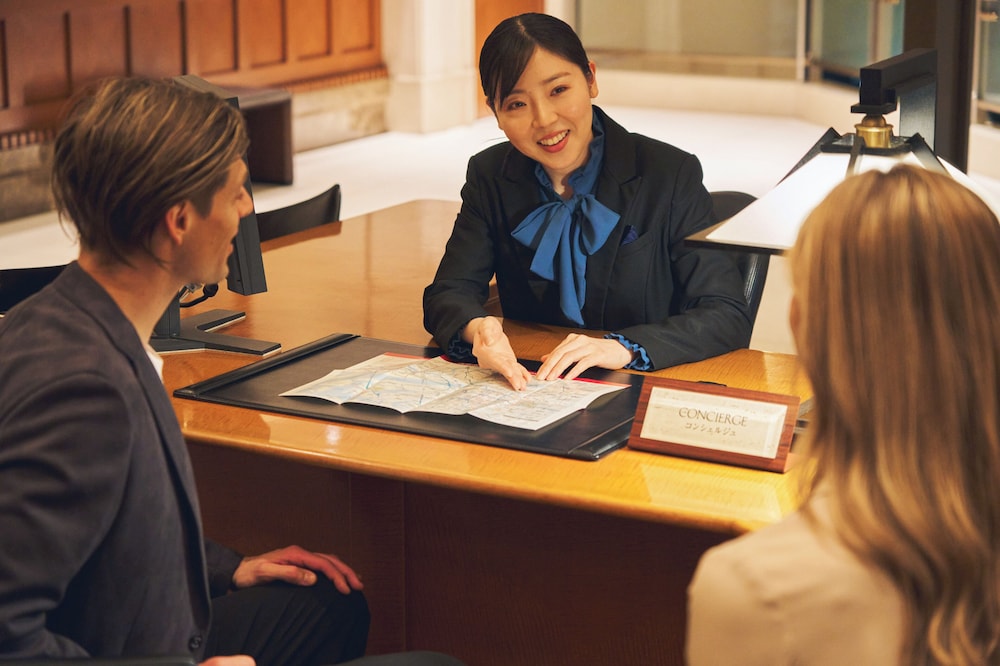 コンシェルジュ デスク1 | 帝国ホテル 大阪
