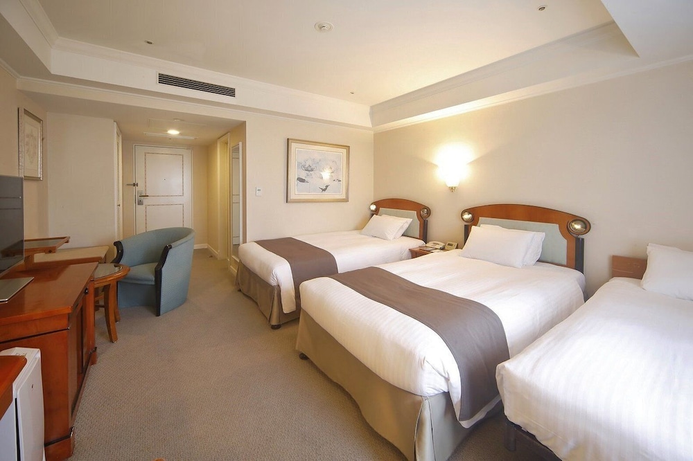 [禁煙] スーペリアツイン with エキストラベッド (1フロアに1部屋/隣同士不可) 客室3 | ホテルイースト２１東京