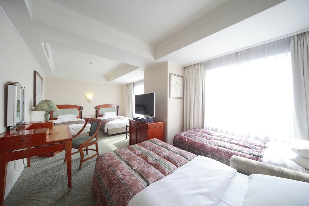 [禁煙] デラックスツインルーム (エキストラベッド1台+ソファーベッド1台) | ホテルイースト２１東京