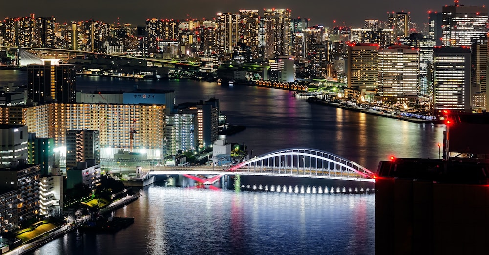 スーペリア ツインルーム 禁煙 (High Floor) バルコニーからの眺望1 | 銀座クレストン