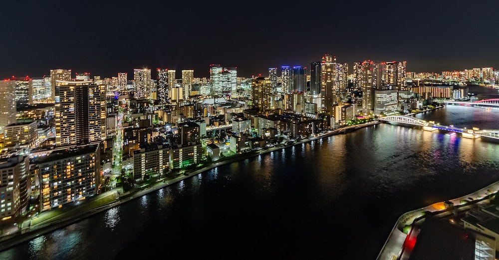 デラックス ツインルーム 喫煙可 (High Floor) バルコニーからの眺望0 | 銀座クレストン