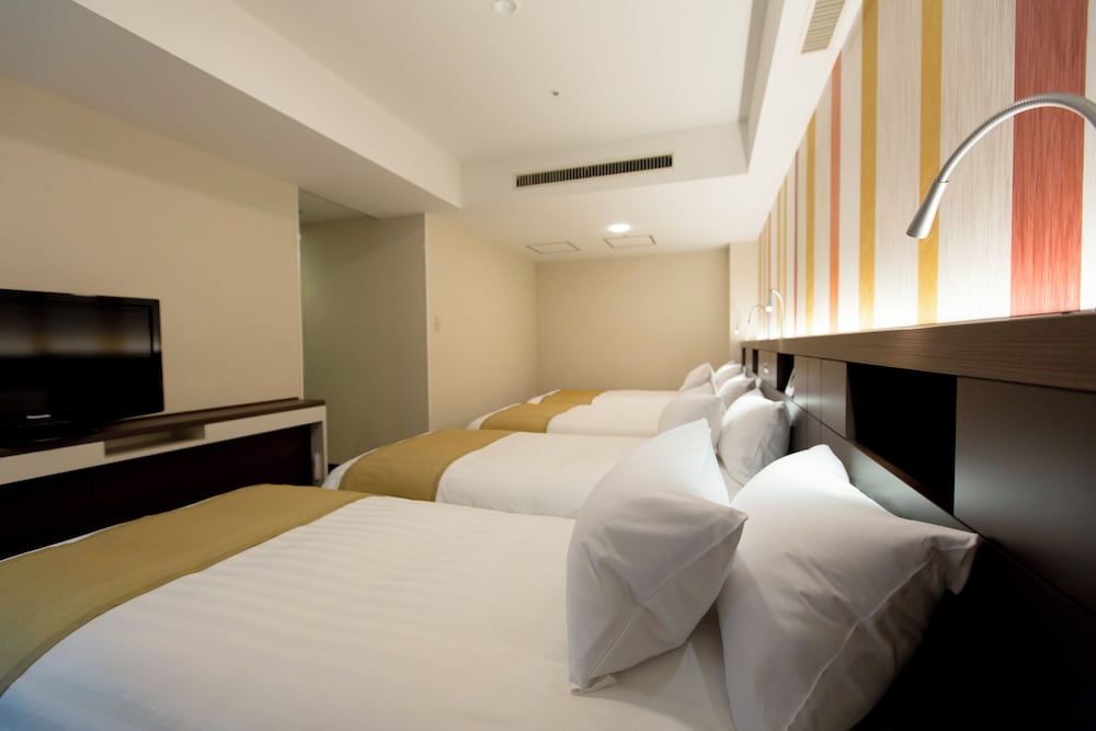 スタンダード 4 人部屋 禁煙 客室1 | 品川東武ホテル