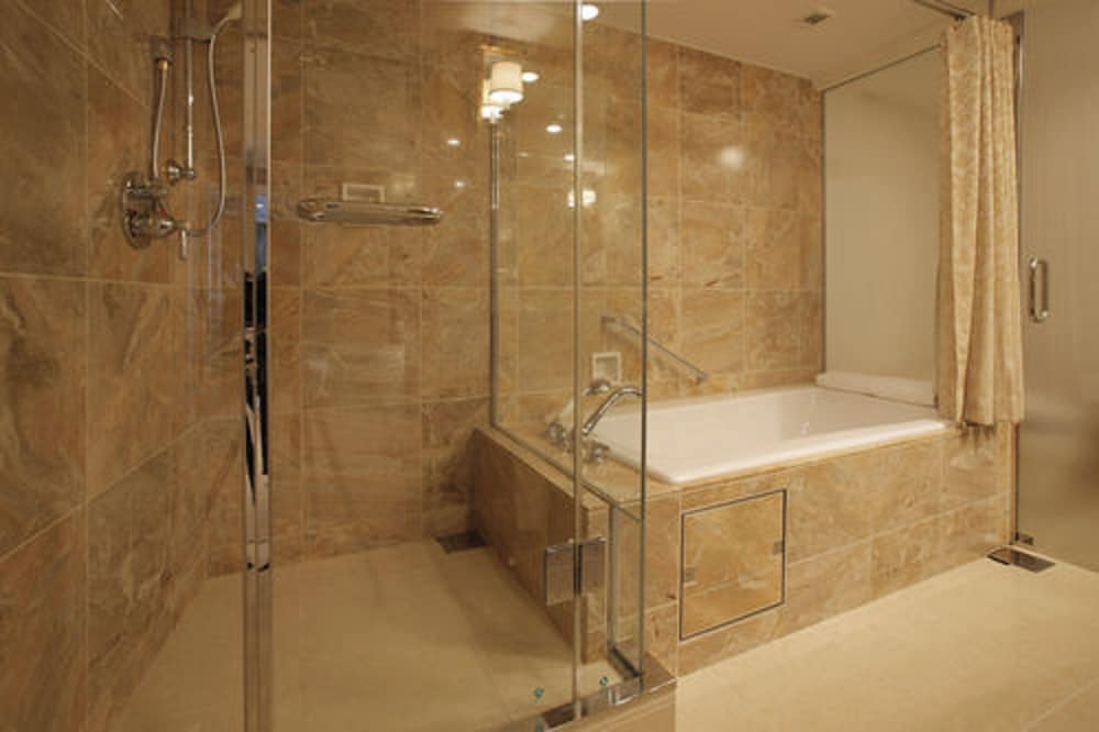 [チェックイン15：00] 本館 グランドスイート ダブル 禁煙 バスルーム0 | ホテル ニュー グランド