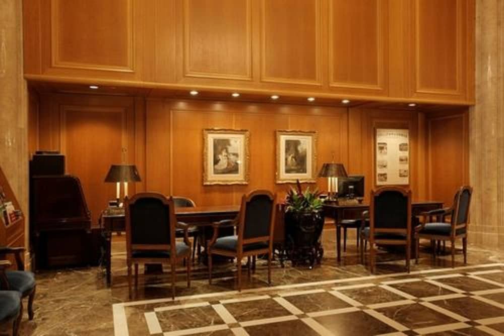 コンシェルジュ デスク1 | ホテル ニュー グランド コンシェルジュ デスク1 | ホテル ニュー グランド