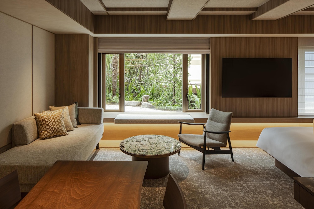 クラブ ルーム キングベッド 1 台ソファーベッド付き (Premier) 客室2 | グランドハイアット 福岡