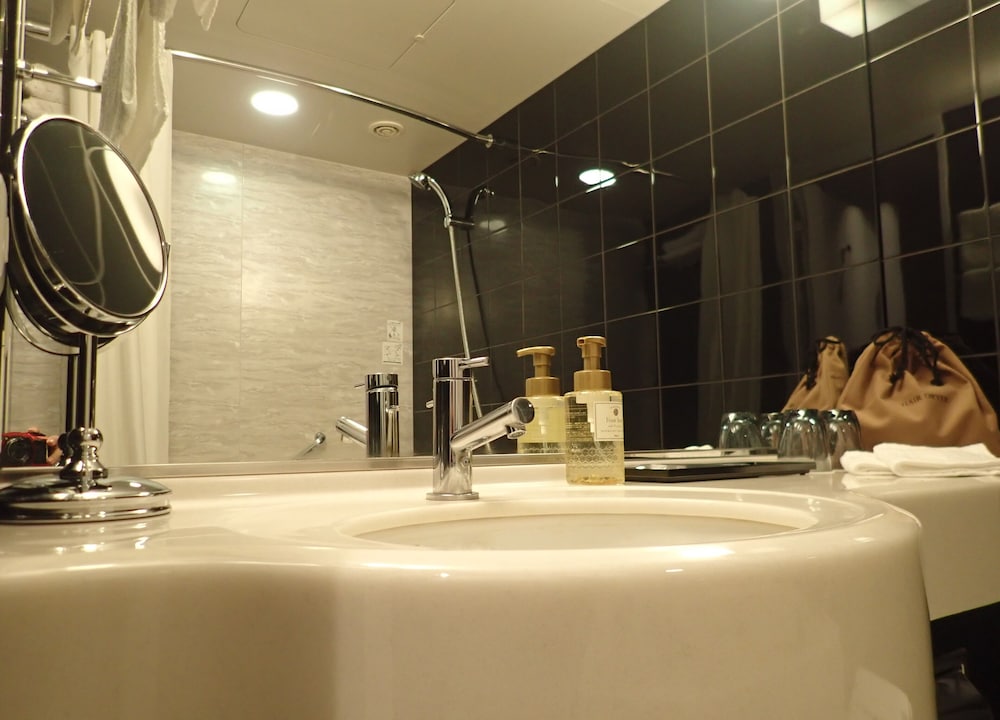 デラックス ルーム 禁煙 バスルーム1 | ニセコノーザンリゾート・アンヌプリ