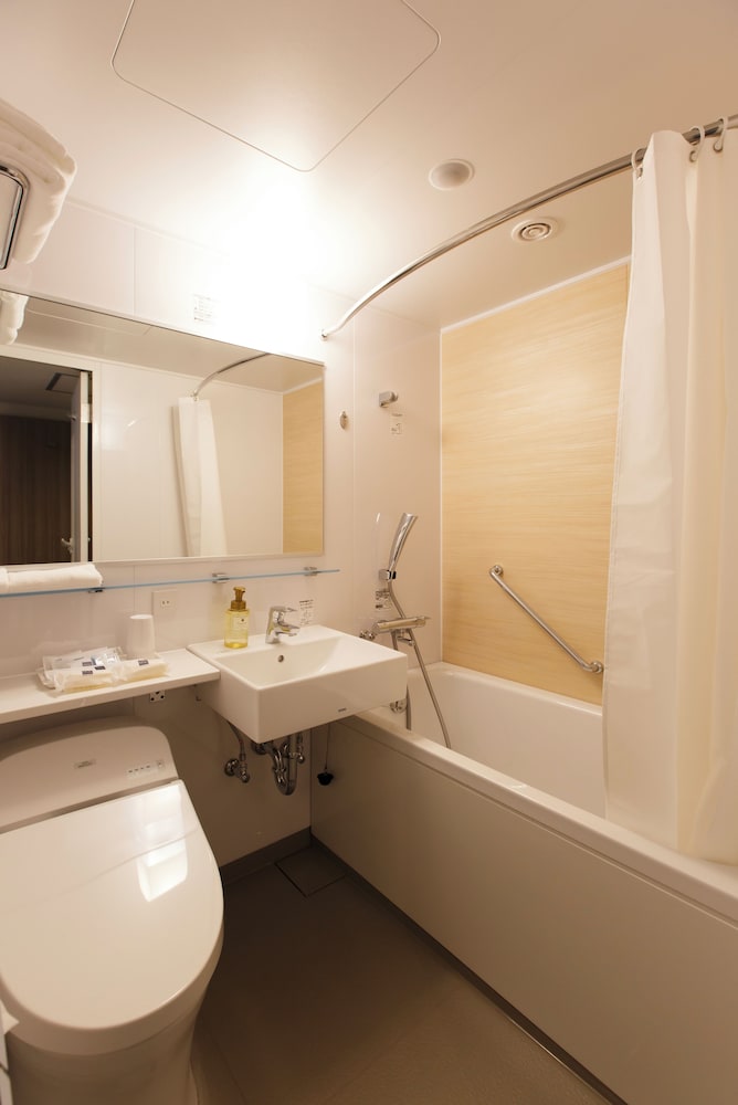 スタンダード シングルルーム クイーンベッド 1 台 禁煙 (14.9sqm) 2名利用 バスルーム0 | 松江 エクセルホテル東急