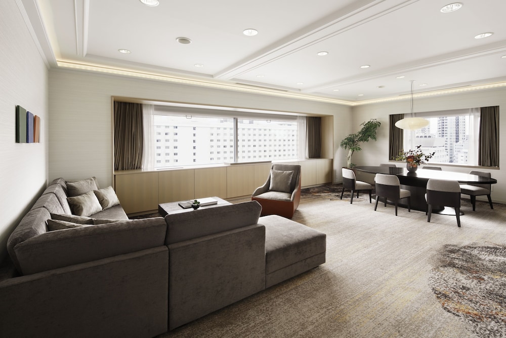 (クラブフロア) グランドスイート ツイン ラウンジ利用込 禁煙 リビング エリア1 | グランドプリンスホテル高輪