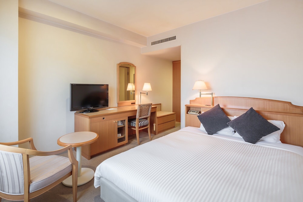 スタンダードクイーン キャッスルビュー 禁煙 (20.18sqm) 客室1 | ホテルマイステイズ松山