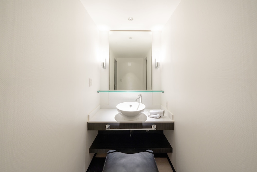 デラックス 4 人部屋 禁煙 バスルーム1 | ニューオータニイン札幌