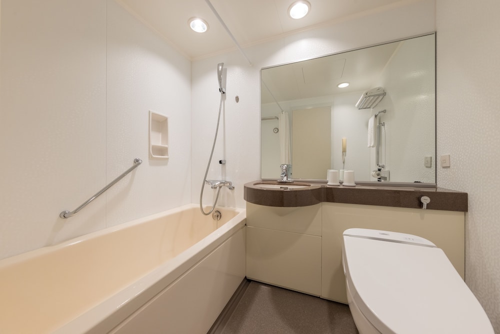 モデレートトリプルルーム 喫煙可 バスルーム0 | ホテルアソシア静岡