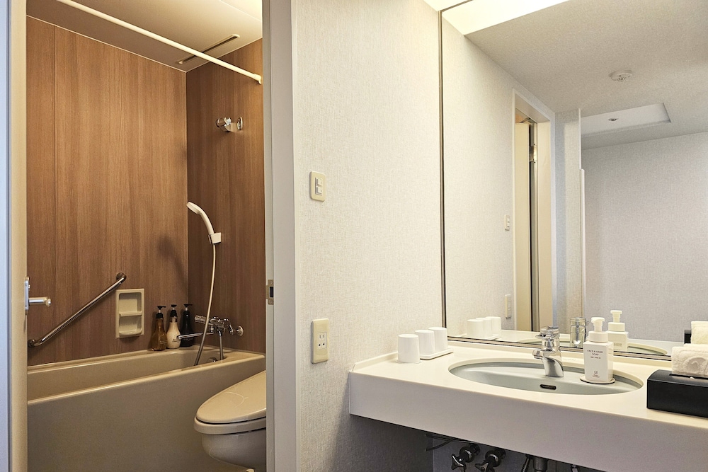 [11-15階] 禁煙 瀬戸内リゾートフロア プレミアトリプルルーム バスルーム0 | グランドプリンスホテル広島