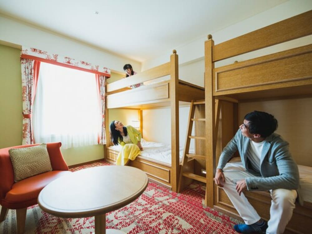 4 人部屋 (Party 4) 客室2 | ホテル日航ハウステンボス