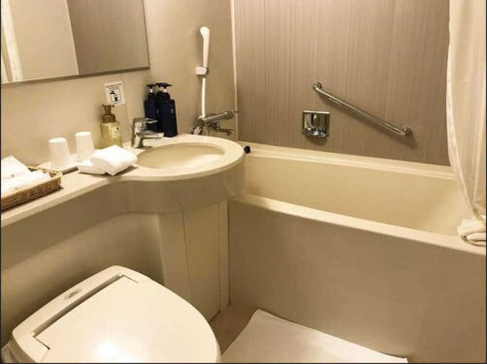 ツインルーム (Symphony Patio) バスルーム0 | ホテル日航ハウステンボス