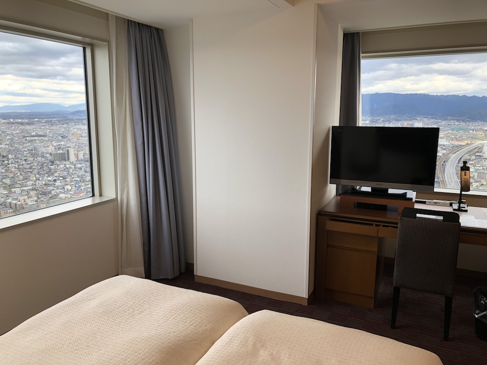 デラックス 4 人部屋 喫煙可 コーナー 客室3 | スターゲイトホテル関西エアポート