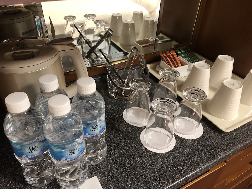 デラックス 4 人部屋 喫煙可 コーナー 客室1 | スターゲイトホテル関西エアポート