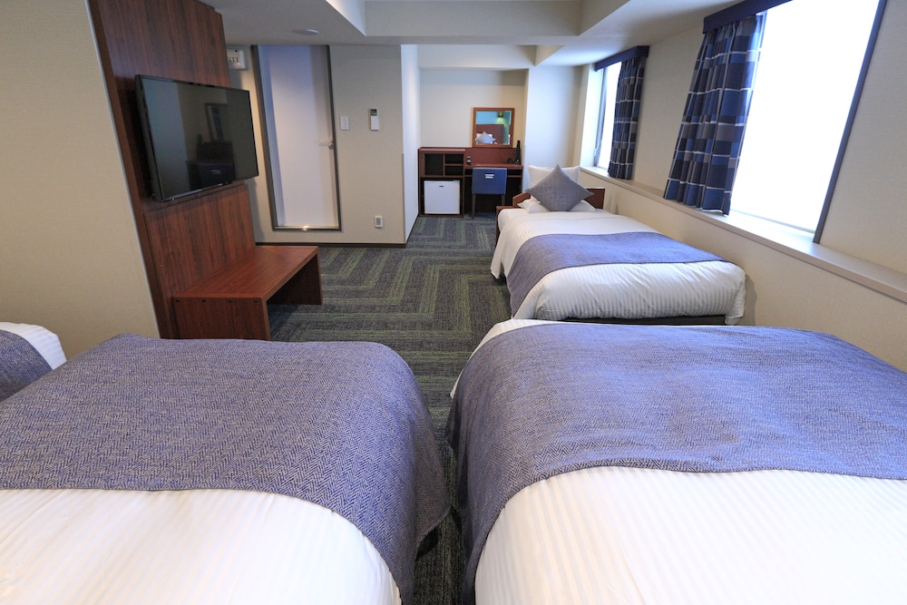 スタンダード 4 人部屋 禁煙 客室1 | ホテルマイステイズ横浜