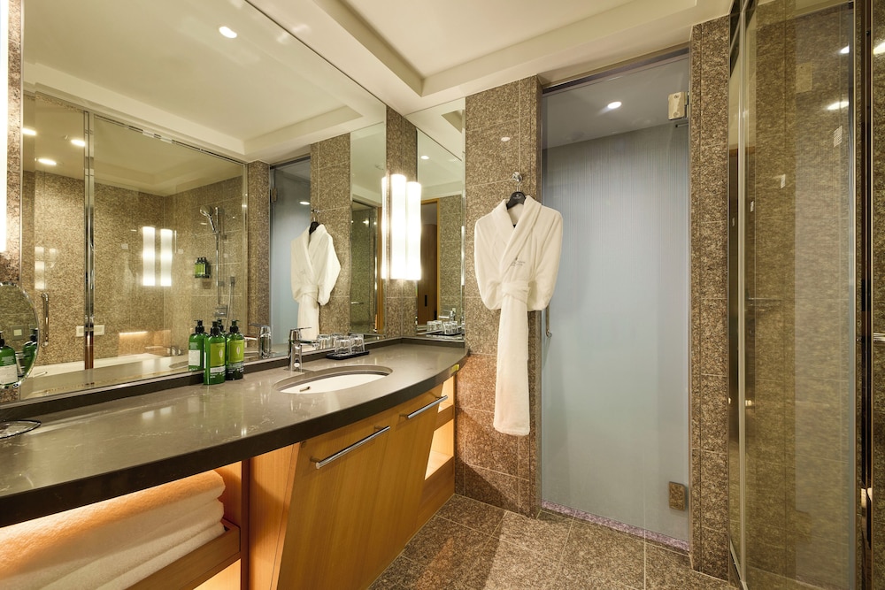 コンフォートスーペリアツイン 禁煙 バスルーム0 | セルリアンタワー東急ホテル