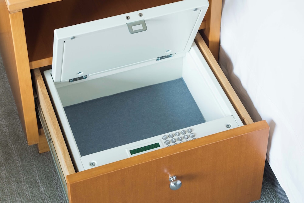 ダブルルーム 禁煙 セーフティボックス1 | セルリアンタワー東急ホテル