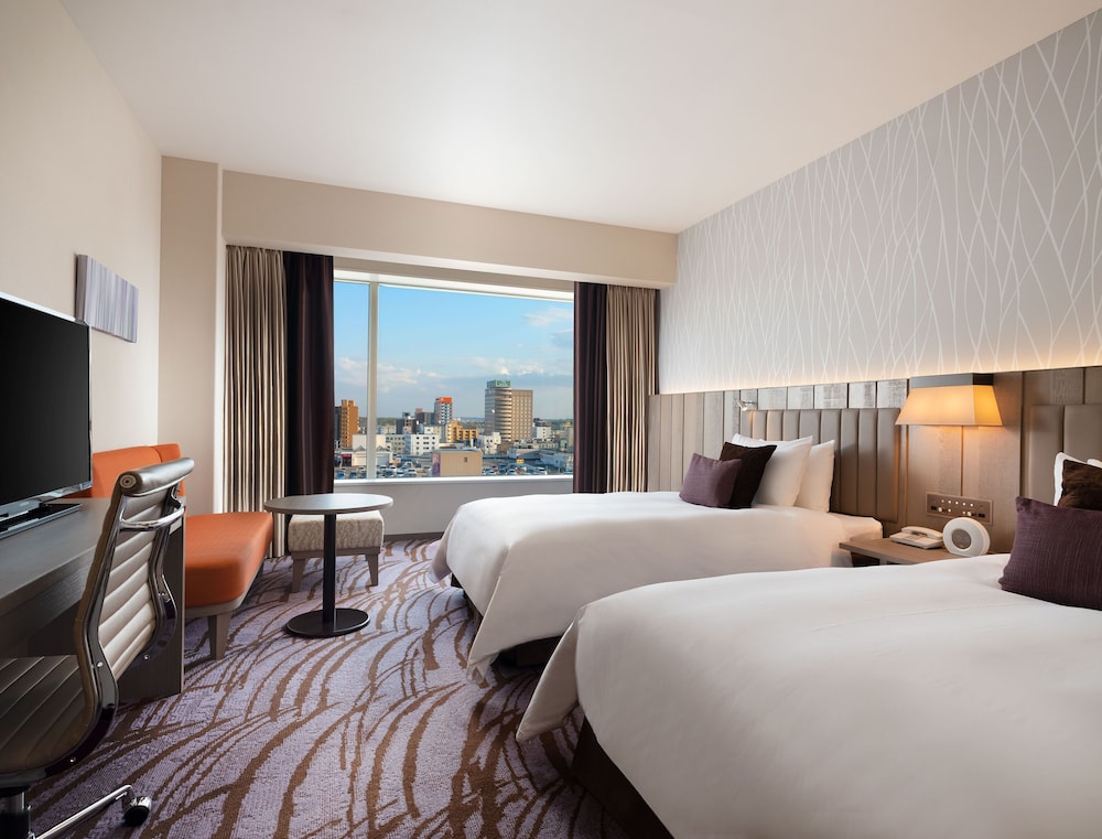 プレミアム ルーム シングルベッド 2 台 (up to 3 guests) 客室1 | ANAクラウンプラザホテル千歳 by IHG