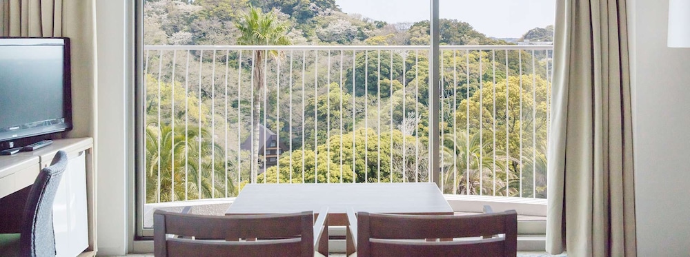 スタンダードツインルーム低層階(バルコニー付) 禁煙 客室1 | 下田東急ホテル