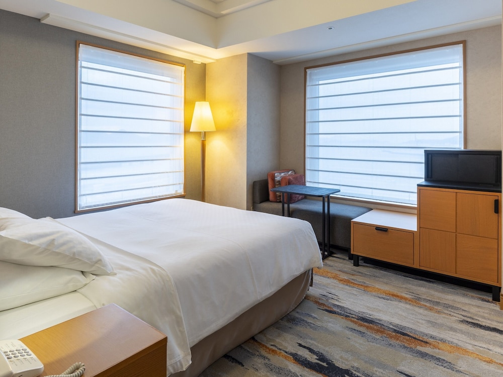 スタンダード ダブルルーム クイーンベッド 1 台 禁煙 (24㎡) | JR ホテルクレメント高松