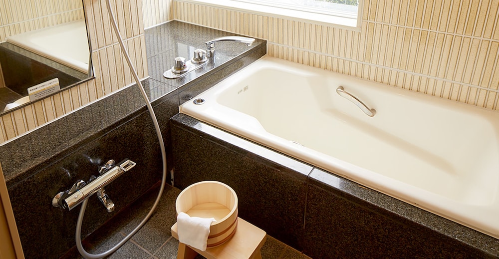 和室 禁煙 (60㎡) バスルーム1 | JR ホテルクレメント高松