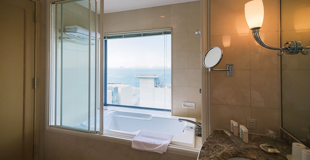 クラウン スイート 禁煙 (58㎡) バスルーム0 | JR ホテルクレメント高松