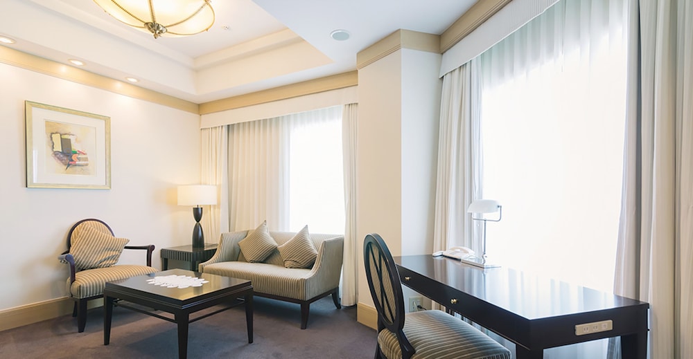 クラウン スイート 禁煙 (58㎡) 客室1 | JR ホテルクレメント高松