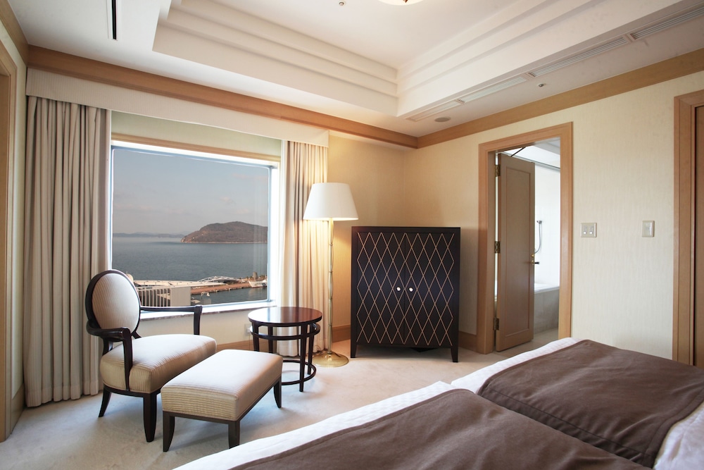 クラウン スイート 禁煙 (58㎡) 部屋からの景観0 | JR ホテルクレメント高松