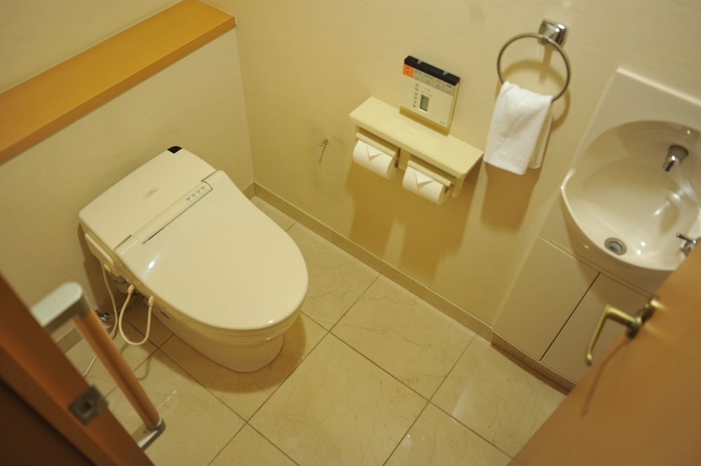 イーストウィングファミリー 禁煙 (1-2名利用) バスルームの設備0 | ホテルメトロポリタンエドモント