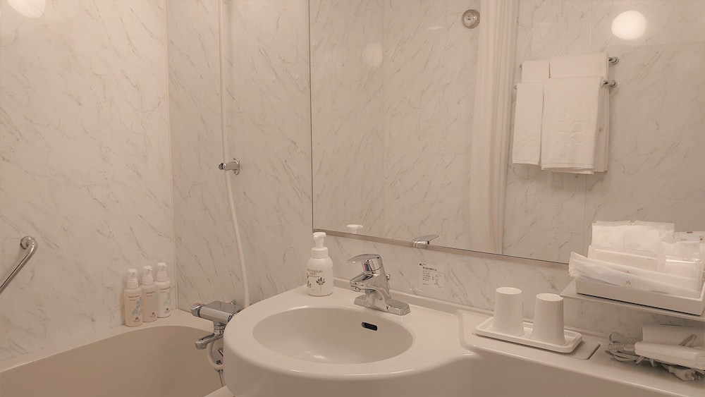 モデレートツイン 禁煙 エアウィーヴ仕様 (眺望なし) バスルーム0 | 川崎日航ホテル