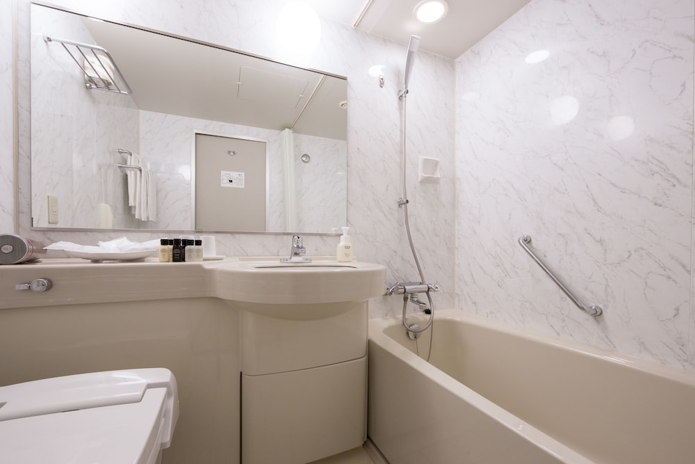 ラグジュアリーツイン 禁煙 エアウィーヴ仕様 （眺望なし） バスルーム0 | 川崎日航ホテル