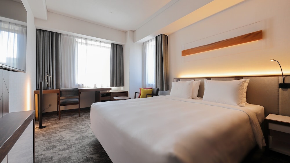 プレミアム ルーム キングベッド 1 台 禁煙 (High Floor) 客室1 | ANAホリデイ・イン仙台 by IHG