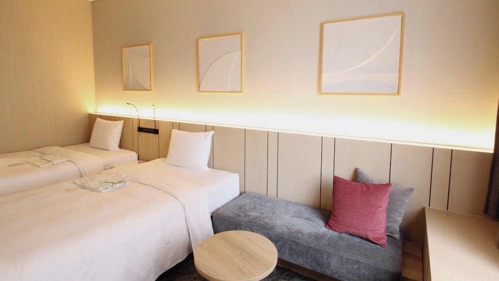 プレミアム ルーム シングルベッド 2 台 禁煙 (Mid Floor) | ANAホリデイ・イン仙台 by IHG