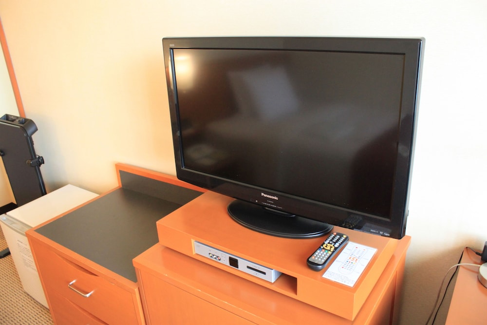 スタンダード ルーム ダブルベッド 1 台 禁煙 コーナー 客室の設備とサービス0 | ANAホリデイ・イン仙台 by IHG