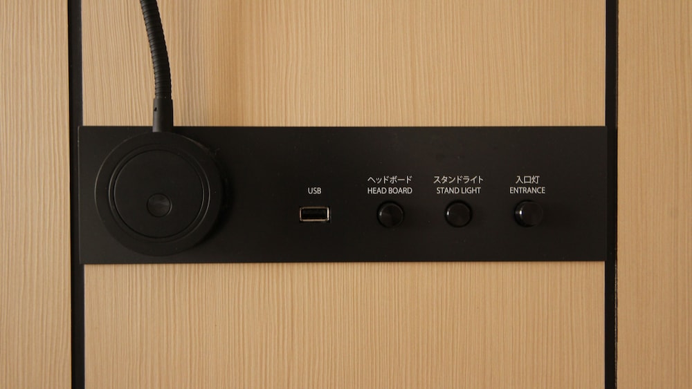 スタンダード ルーム クイーンベッド 1 台 喫煙可 客室の設備とサービス1 | ANAホリデイ・イン仙台 by IHG