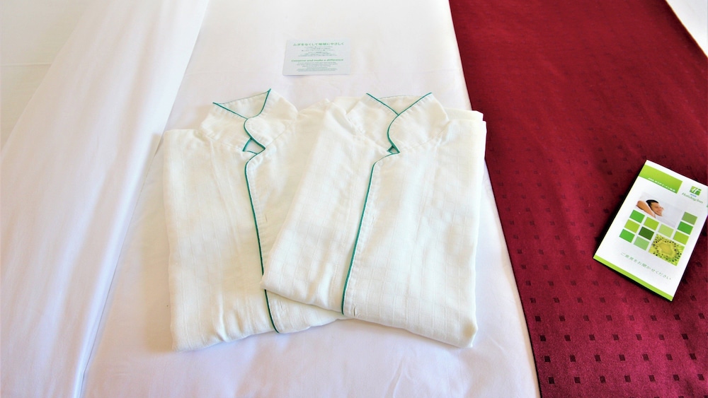 スタンダード ルーム ダブルベッド 1 台 禁煙 コーナー バスルーム1 | ANAホリデイ・イン仙台 by IHG