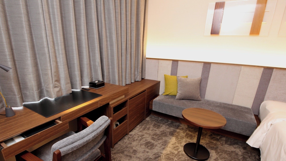 プレミアム ルーム シングルベッド 2 台 禁煙 (High Floor) 客室の設備とサービス9 | ANAホリデイ・イン仙台 by IHG