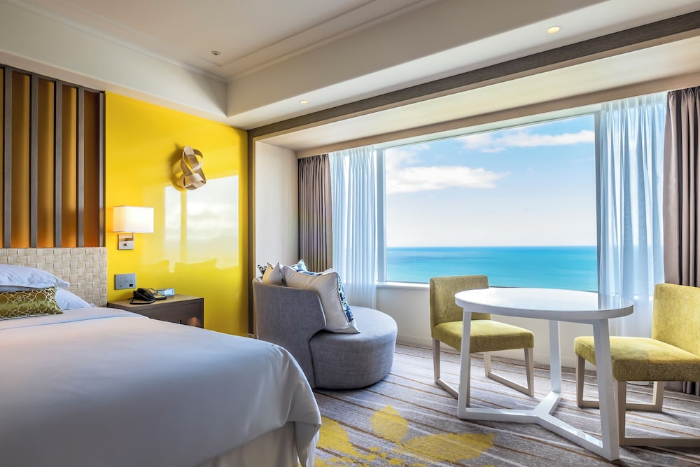 クラブツイン・グランド 禁煙|クラブフロア特典付 客室2 | フェニックス・シーガイア・オーシャン・タワー