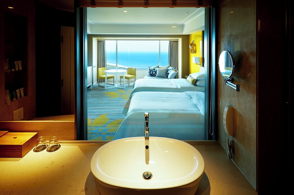 クラブツイン・グランド 禁煙|クラブフロア特典付 バスルーム1 | フェニックス・シーガイア・オーシャン・タワー