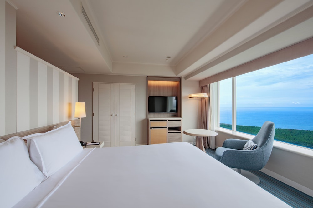 コンフォートダブル 禁煙(3歳以下のお子様は添い寝となり無料の為、検索時の予約人数に含めないで下さい/ 添寝人数は大人1名につき1名まで) 客室1 | フェニックス・シーガイア・オーシャン・タワー