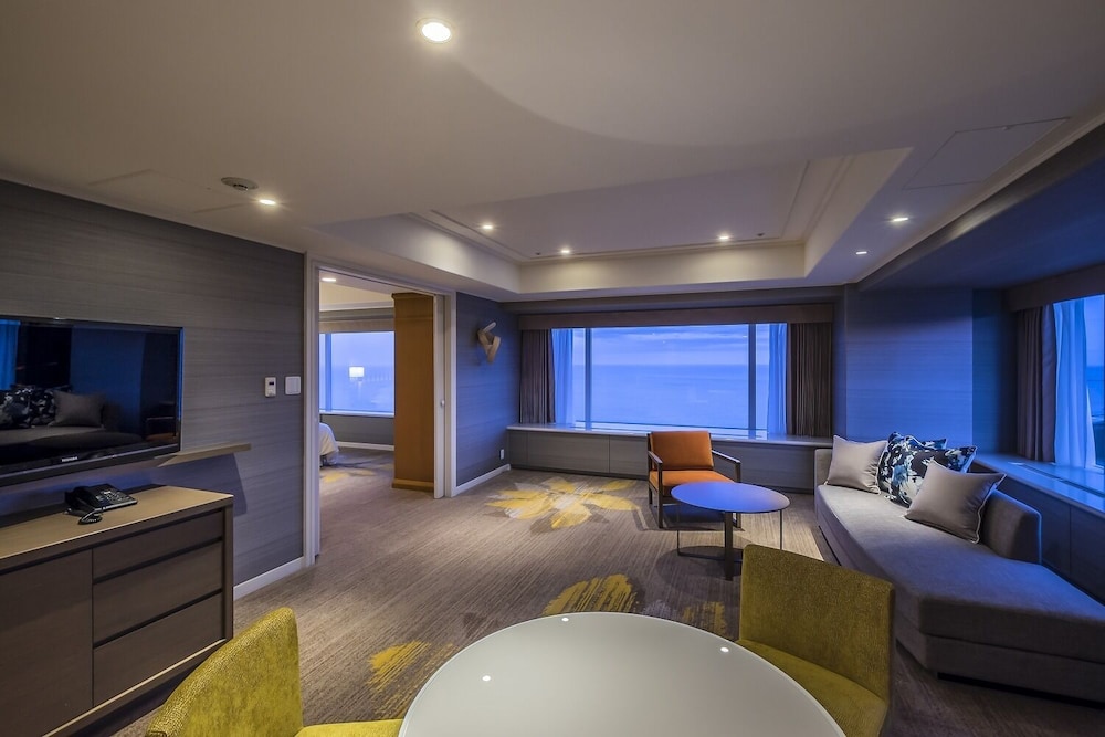 クラブスイートグランド禁煙|クラブフロア特典付(3歳以下のお子様は添い寝となり無料の為、検索時の予約人数に含めないで下さい/ 添寝人数は大人1名につき1名まで) | フェニックス・シーガイア・オーシャン・タワー