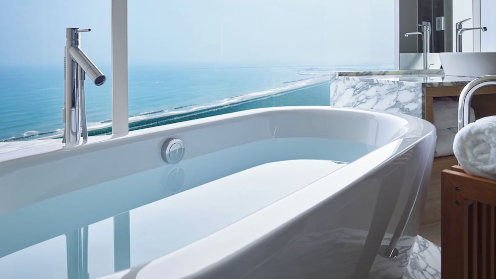 クラブスイートグランドビューバス 禁煙 |クラブフロア特典付 (3歳以下のお子様は添い寝となり無料の為、検索時の予約人数に含めないで下さい/ 添寝人数は大人1名につき1名まで) バスルーム0 | フェニックス・シーガイア・オーシャン・タワー