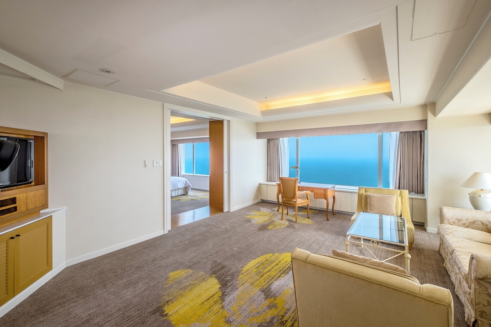 クラブ スイート 禁煙|クラブフロア特典付 (3歳以下のお子様は添い寝となり無料の為、検索時の予約人数に含めないで下さい/ 添寝人数は大人1名につき1名まで) | フェニックス・シーガイア・オーシャン・タワー