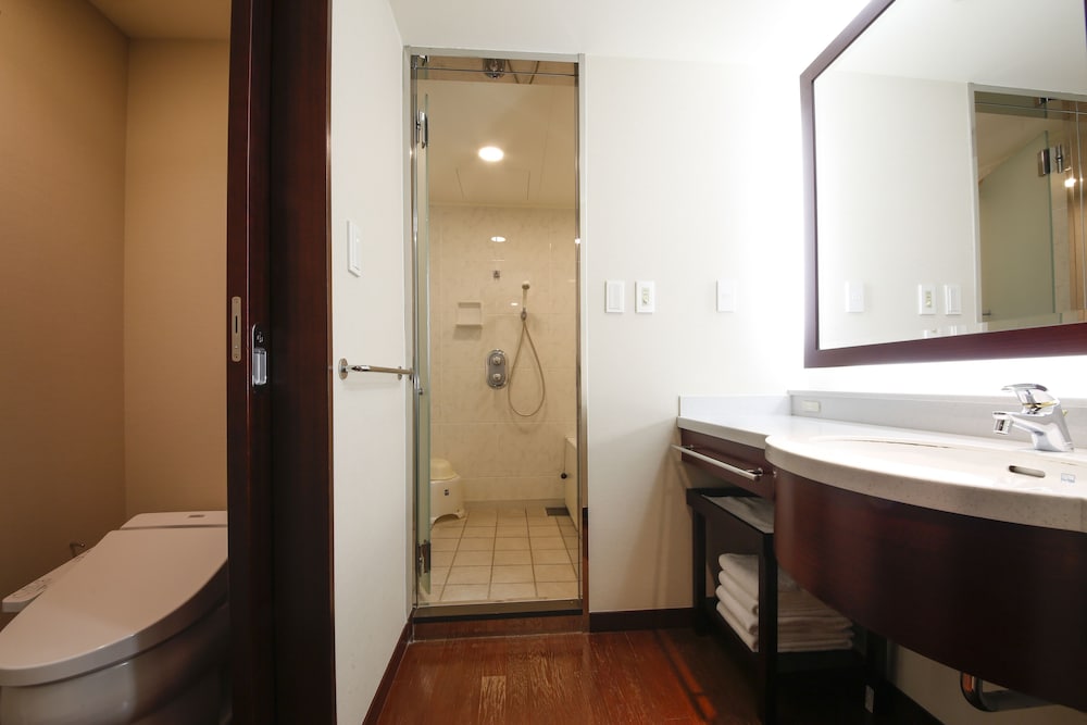 スーペリア トリプルルーム バスルーム0 | ホテル京阪 ユニバーサル・タワー