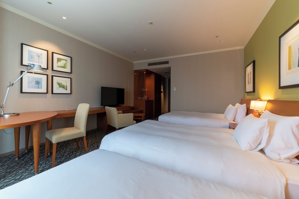 スーペリア トリプルルーム 喫煙可 (28-30 sqm) 客室3 | ホテルアソシア豊橋